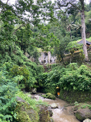 gunung-kawi