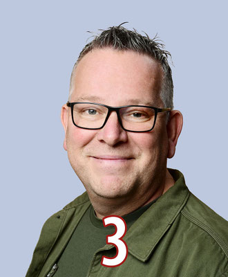 3 - Dennis de Vries 