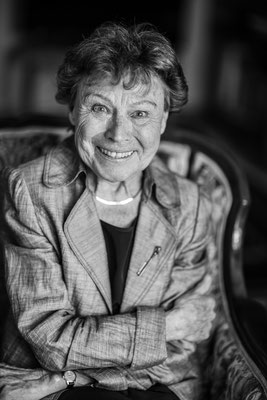 Eva W., 87