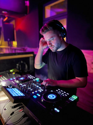 DJing Coach in Aktion