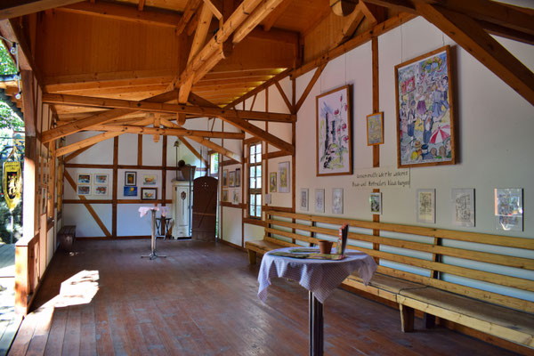 Ausstellung im Bahnhof (Werke von Klaus Görgens; Bilder von den Montagsmalern)