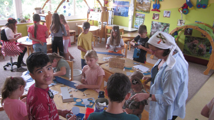 Vorbereitung Piratenfest - Kompass und Augenklappe basteln,
