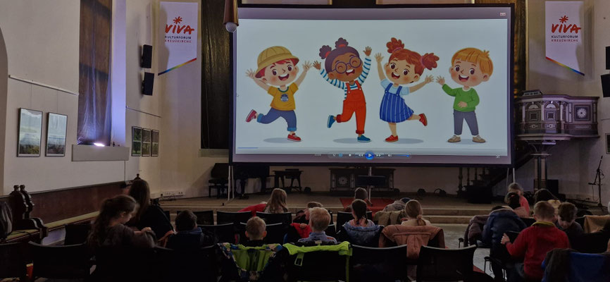 Kino in der Kreuzkirche. Ein großer Dank geht an den Viva - Kulturverein.