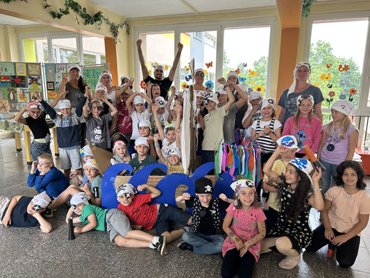 Unser Piratenfest war ein voller Erfolg. Die Crew ist wieder vollständig von Bord gegangen und der Schatz wurde gefunden.