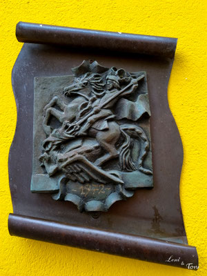 An nahezu jeder Hauswand gibt es Hinweise auf den Drachen
