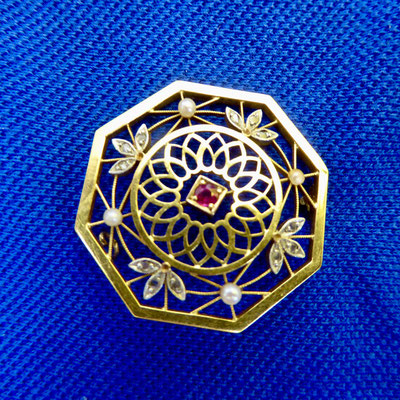 Rubin, Diamant, Perlen, Gelbgold 750 & Platin