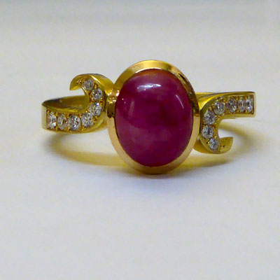 Ring mit Rubin & Brillianten, Gelbgold 750 