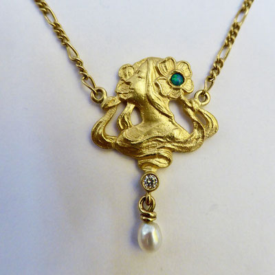 Kette mit Opal, Brilliant, Perle, Gelbgold 900 & 750