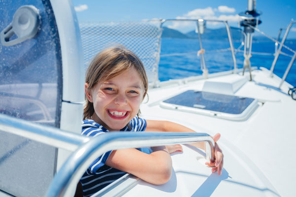 Athen Familienkatamaran mit Skipper 