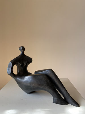 Anne Gaëlle Arnaud, Louise, bronze numéroté signé. Galerie Gabel, Biot, Côte d'Azur