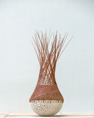 Muriel LOVO "Entrelacs"  dentelle de porcelaine et osier tressé, différentes tailles, Galerie Gabel Biot