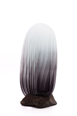 Jonathan Ausseresse, Fluence, verre gris, artiste verrier. Galerie Gabel Biot