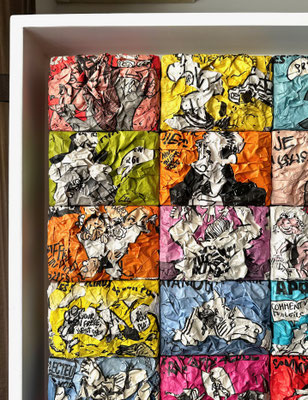  briques compressées de magazines Charlie Hebdo en couleur ) seulement 10 ou 12 pièces uniques réalisées par l’artiste . Œuvre 85x105 et avec cadre 95x115 - 12 épaisseur cadre