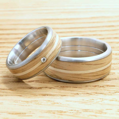 Edelstahlring mit Roteiche & Ahornlinie...