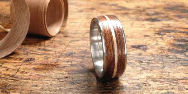 Edelstahlring mit Mahagoni & Ahornlinie