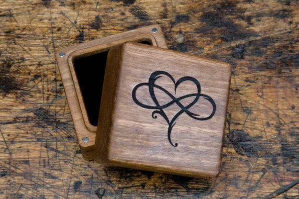 Ringbox für Hochzeit und Gravur