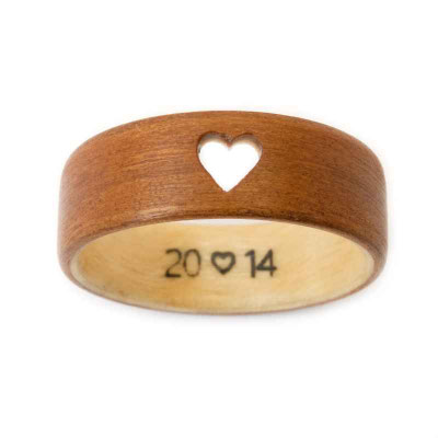 Holzring aus Kirschs & Ahorn mit Herz-Ausschnitt (Breite 7mm)
