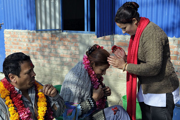 Wie immer in Nepal werden wir feierlich begrüsst