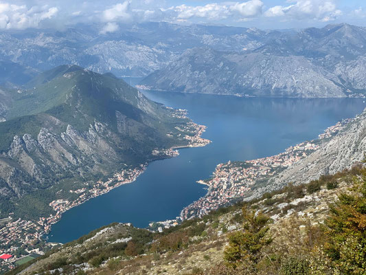 backpacking-montenegro-kotor-lovcen-ausblick-bucht