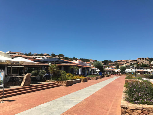 backpacking-sardinien-baia-sardinia-restaurants