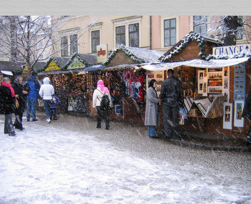 Le marché de l'avent à Prague sous la neige