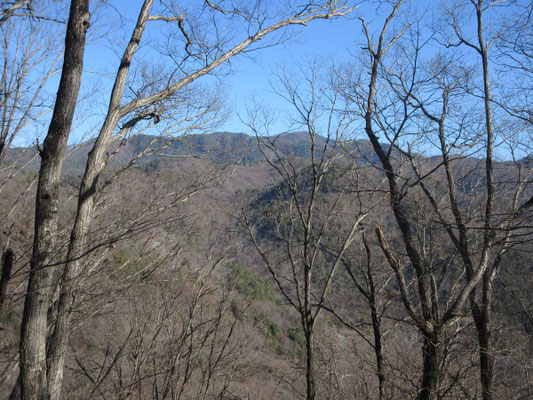 右手には帯那山も見える