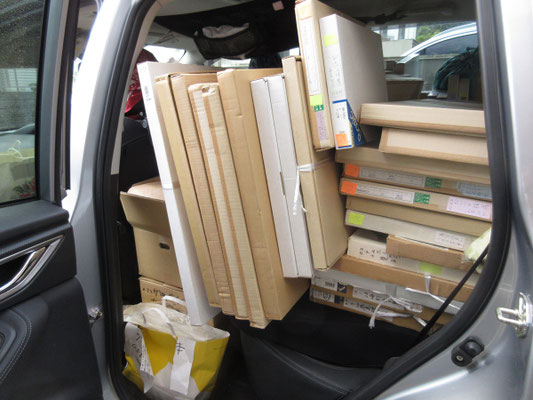 搬入の車への積み込み作業3