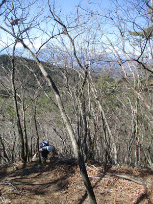 急登あり、岩稜地帯あり　小粒ながらピリリと辛いちょっとした山