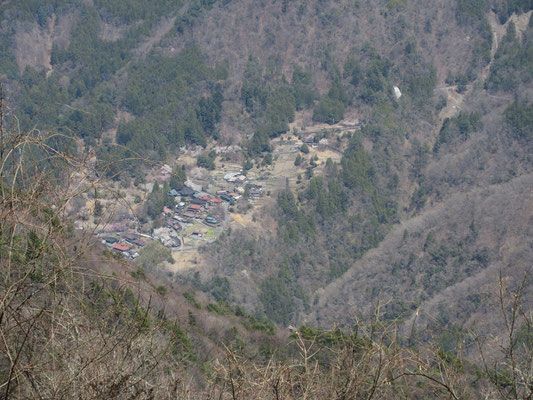 1993年に国の重要伝統的建造物群保存地区として認定された赤沢宿