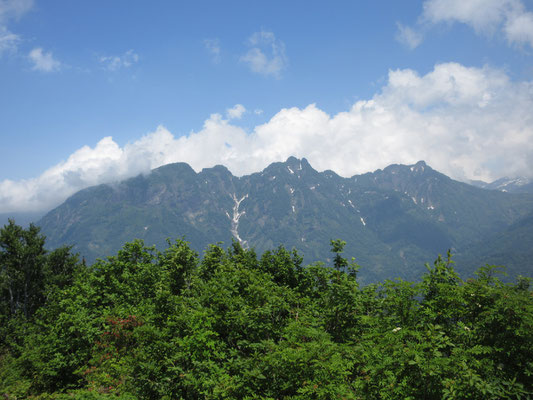 隣の岩稜
