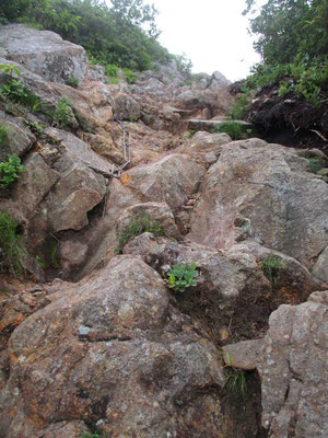 剣ヶ峰の鎖場