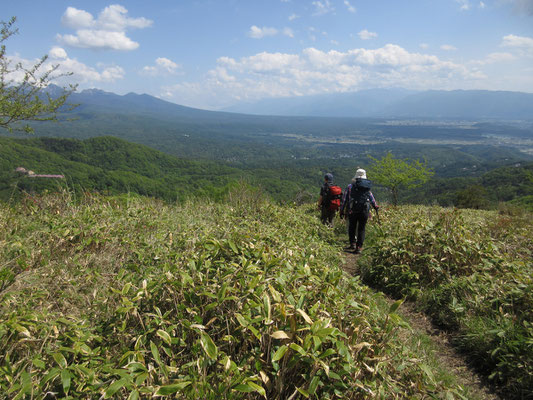 何度もの休憩を取り、そろそろ下山開始　スケッチも大満足