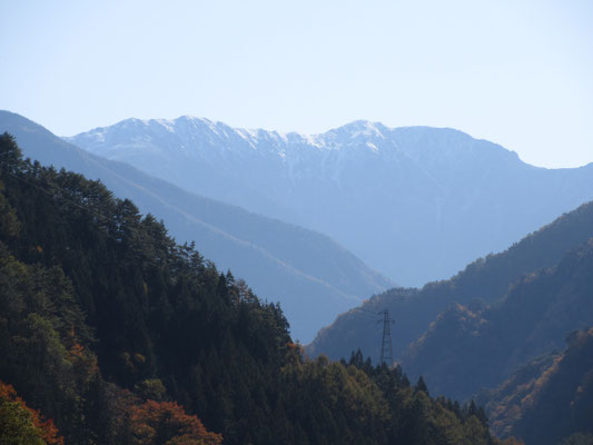 ズームにすると、ドーンと赤石岳!