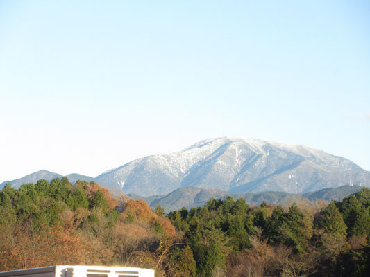 帰路の中央道から見えた恵那山