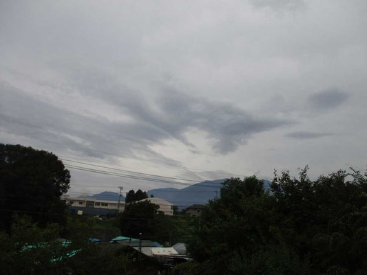 天気はよくても鳳凰三山・地蔵岳のオベリスクは雲の中で姿を現しません