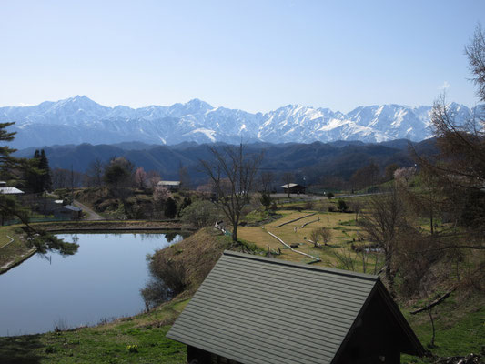 たっぷり桜を楽しんだら、お世話になるクラインガルテンの山荘に向かう