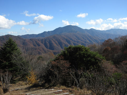 こんな感じ　大菩薩嶺はこちら側から見るのが堂々としているし一番カッコが良い