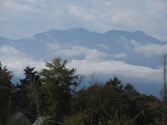 美しい形の鳳凰三山