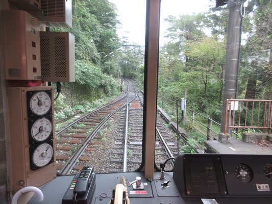 この時は一番前に座る　