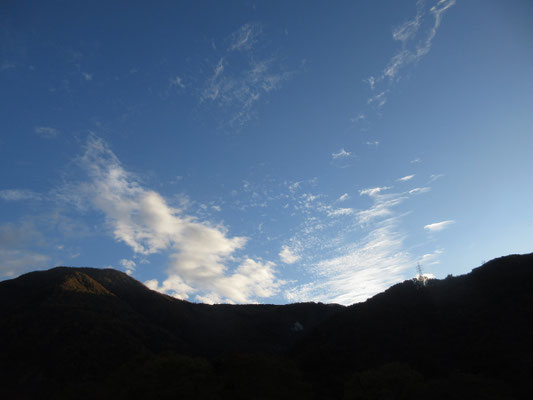 明日の好天を約束するような空