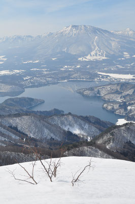 大明神から野尻湖と黒姫山