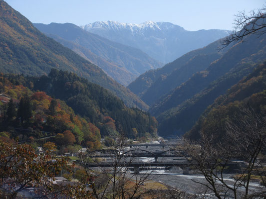このような構図になる 何とも立派で厳かな雰囲気すら放つ赤石岳