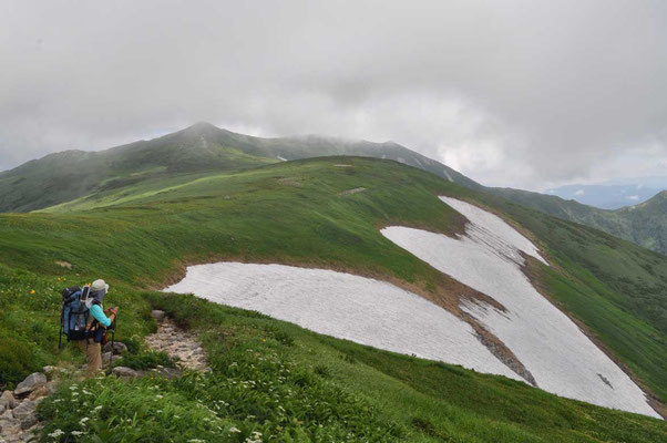 再び飯豊本山へ 大日岳登頂後、ピストンで縦走路を戻る
