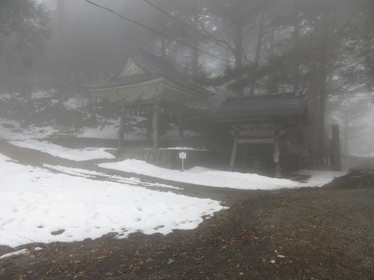 最後の「吉祥門」手前に鐘楼がある　