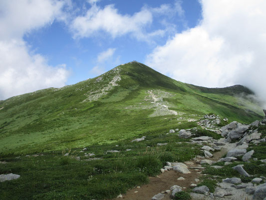 飯豊山に登頂し、振り返る