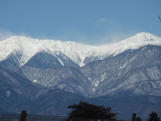 右・北岳から間ノ岳　3000ｍの稜線