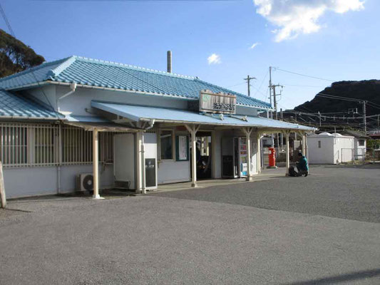 ここから歩き出した浜金谷駅　長閑な房総の駅です