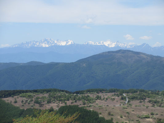 霧ヶ峰3 それをちょっとアップにすると くっきり槍ヶ岳や穂高連峰