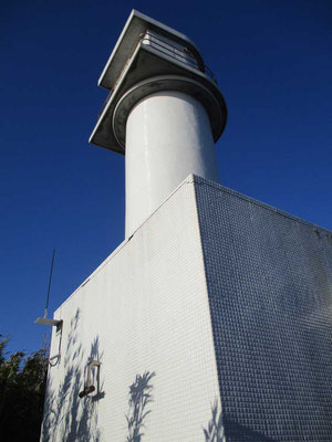 帰りに立ち寄った須崎半島の恵比須島　そこにもひっそりと今でも下田沖の水路を照らし行き交う船を導いている「須崎恵比須島指向灯」がありました