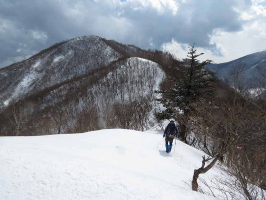 下山、駒ケ岳に向かいます